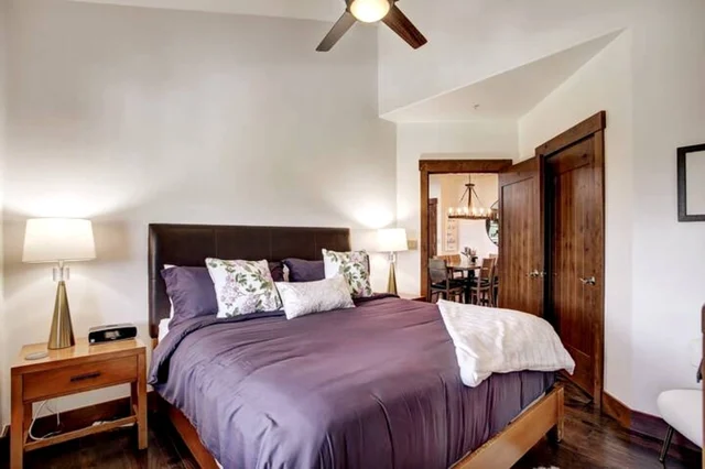 Bedroom 6 image 1
