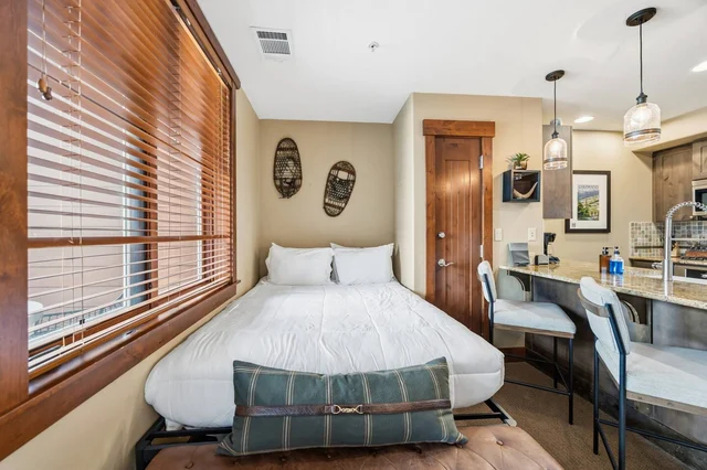 Bedroom 1 image 1