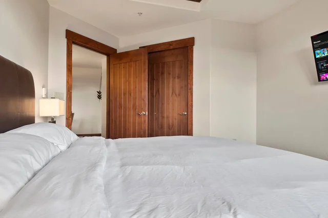 Bedroom 3 image 1