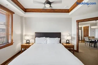 Bedroom 7 image 1