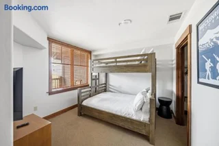 Bedroom 10 image 1