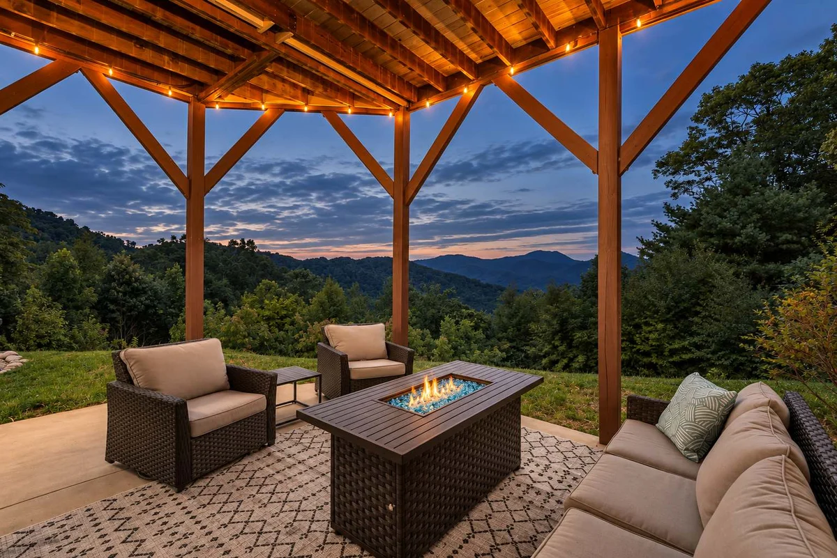 Stunning Mtn Views, Hot Tub, Firepit property photo 4