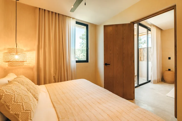 Bedroom 1 image 1