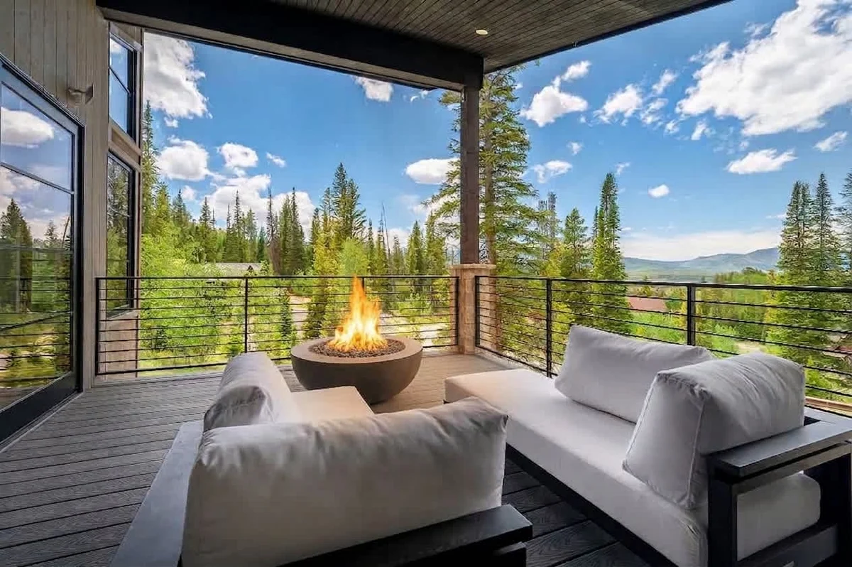 Alpine Sanctuary. Hot Tub, Trails & Views property photo 3