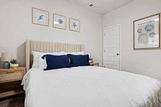 Bedroom 4 image 1