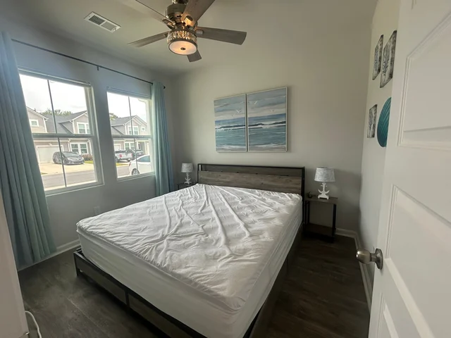 Bedroom 3 image 1