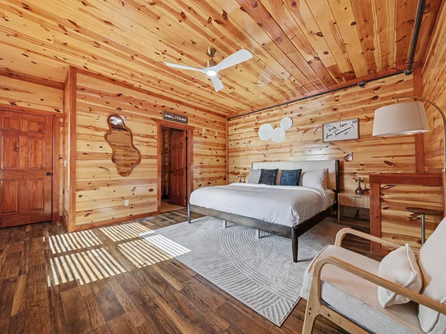 Bedroom image 1