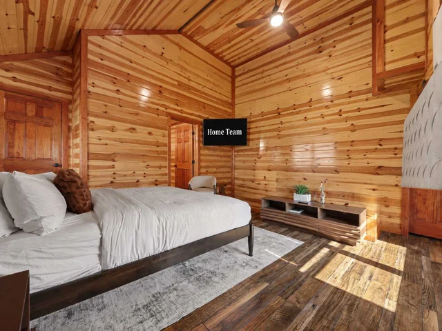 Bedroom image 1