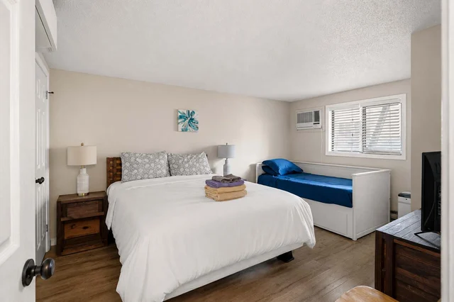 Bedroom image 1