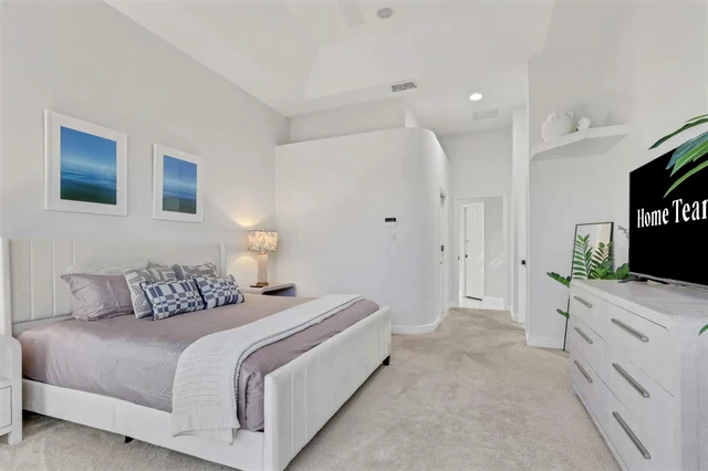 Bedroom image 1