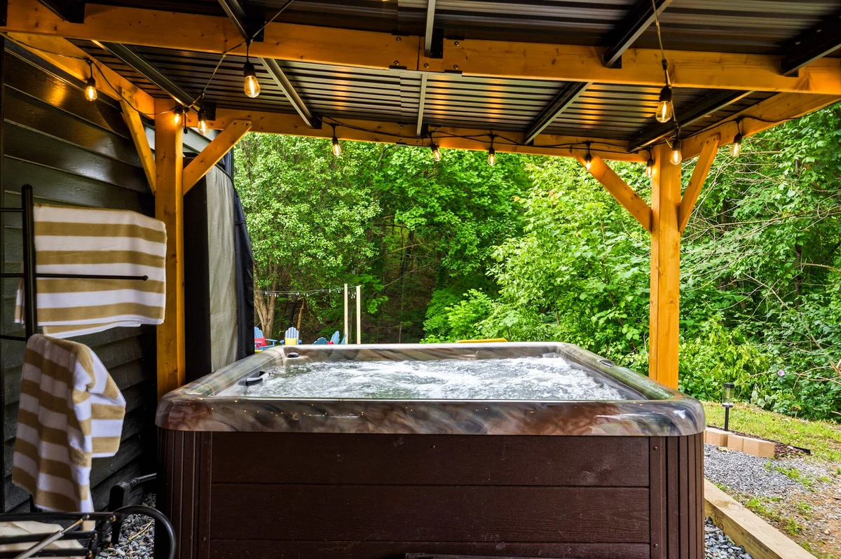 Rolling Hills Retreat, Hot Tub, Fire Pit, Sauna property photo 5