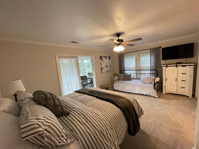 Bedroom 1 image 1