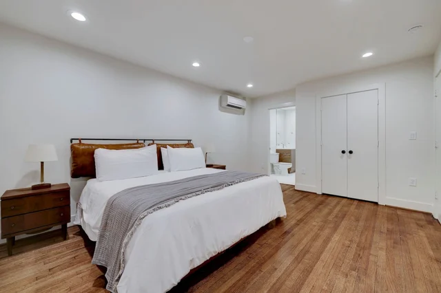 Bedroom 1 image 1