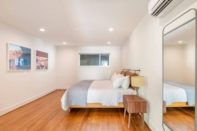 Bedroom 1 image 1
