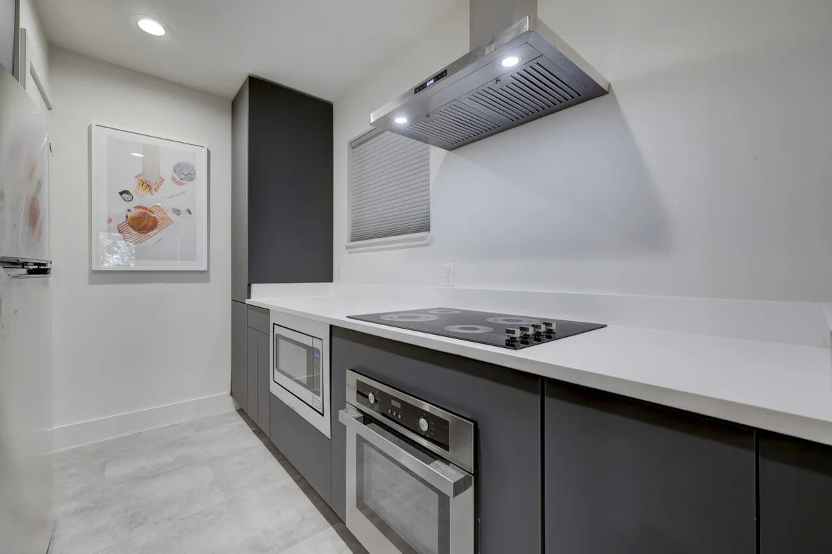 Rice Village Studio Apt with Full Kitchen property photo 4
