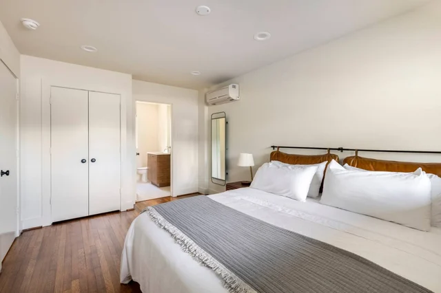 Bedroom 1 image 1