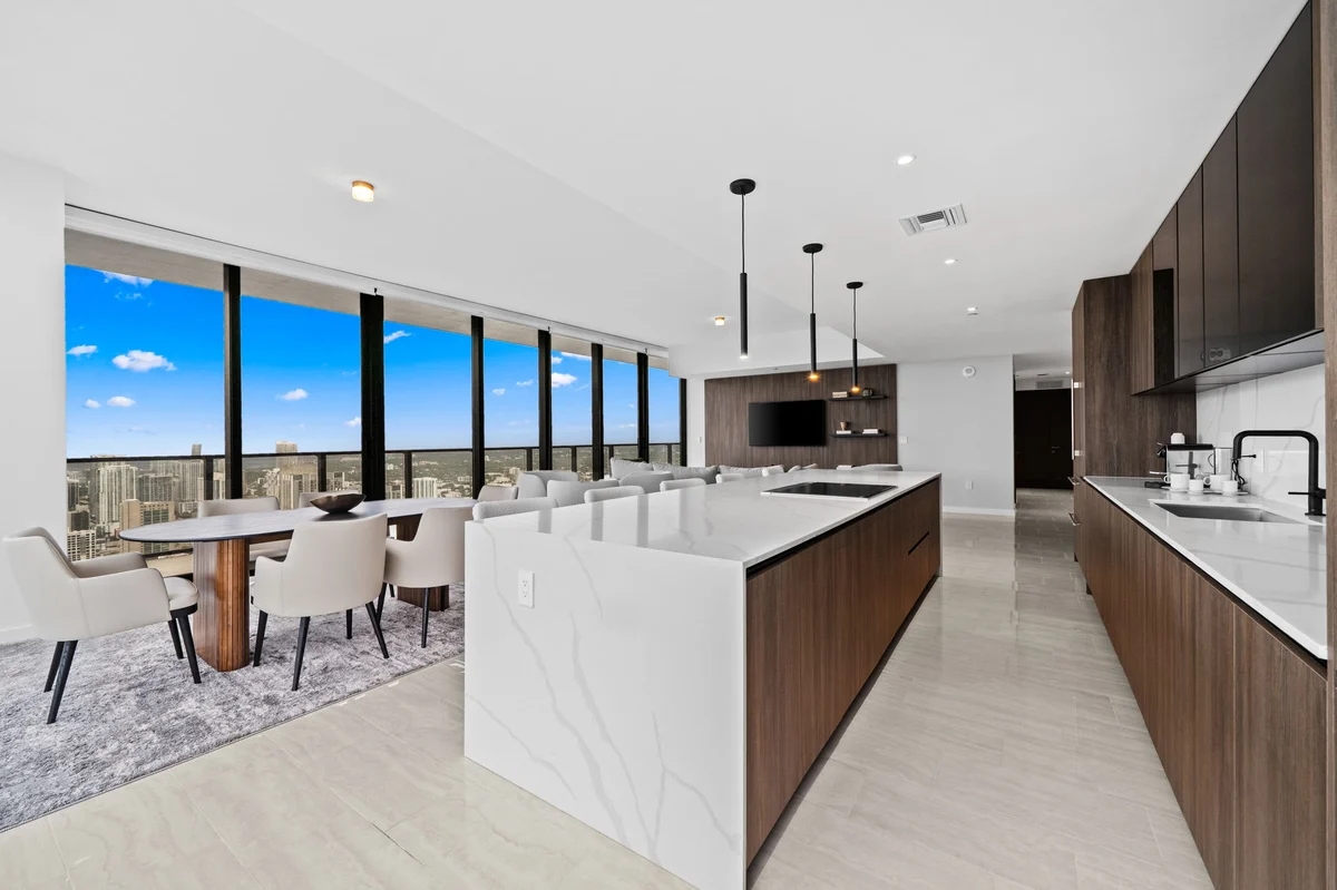 Condo in Miami property photo 2