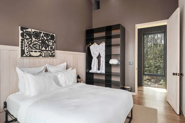 Bedroom image 1