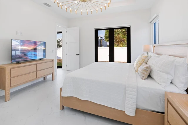 Bedroom 1 image 1