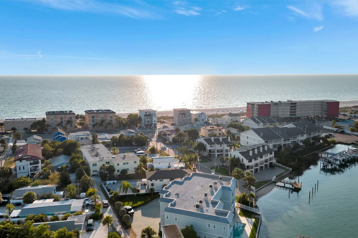 Hot Tub, Beach, Treasure Island Tiki Condo property photo 1