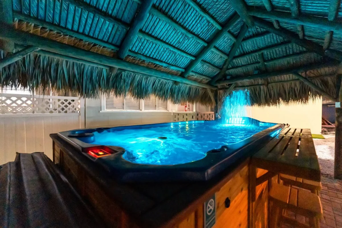 Treasure Island, Tiki Condo, Walk to Beach property photo 1