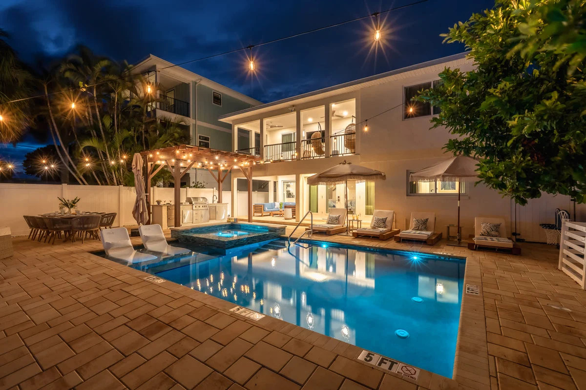 Indian Rocks Beach New Waterfront Heated Pool & Spa Golf Cart E-Bikes Kayaks Game Room Fire Pit Walking Distance to the Beach property photo 2