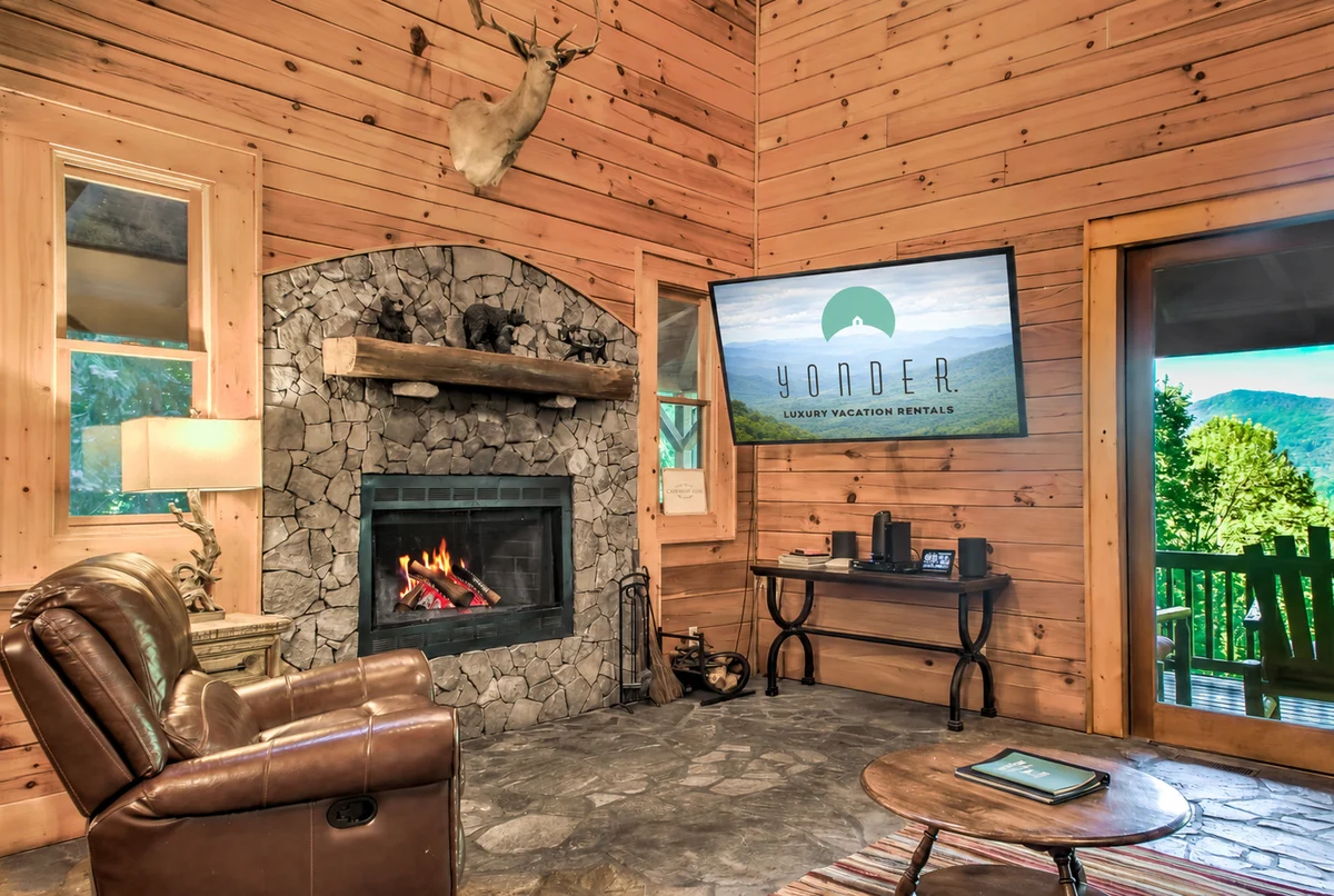 Emerald Bear property photo 3