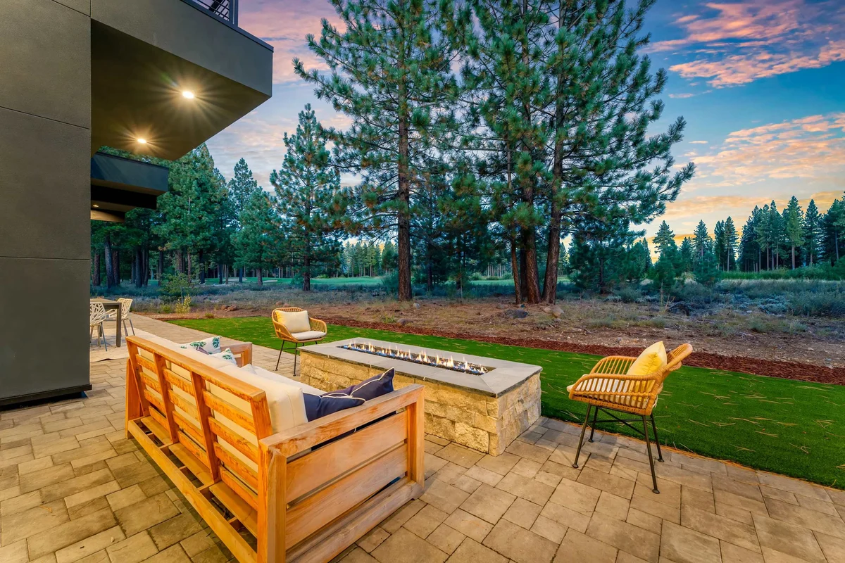 Truckee Woods - Expansive five bedroom sanctuary with inviting fire pit and outdoor space property photo 4
