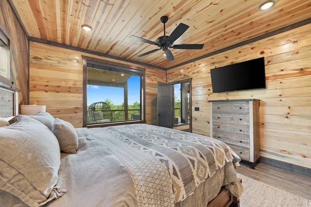 Bedroom image 1