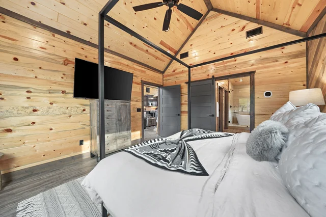 Bedroom image 1