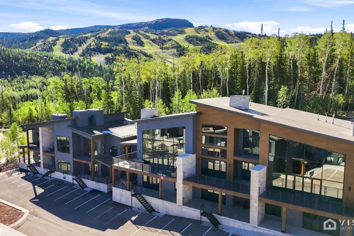 Elevate Villas 4C, 10 Seat Spa, Sauna, Ski In/Out property photo 2