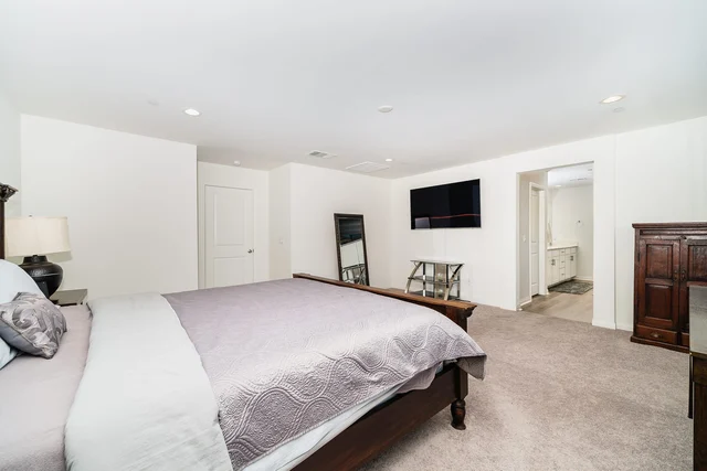 Bedroom image 1