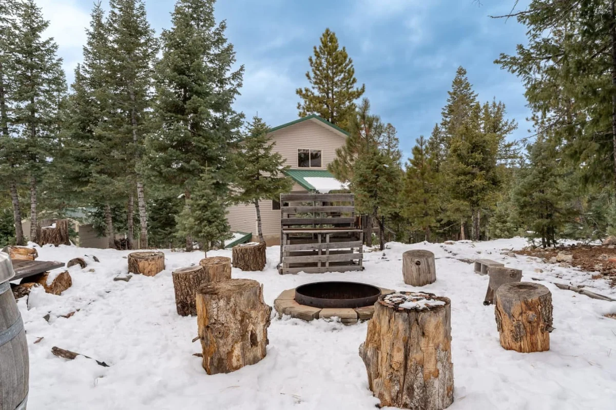 Pet Friendly Rustic Charm Close to National Parks property photo 2