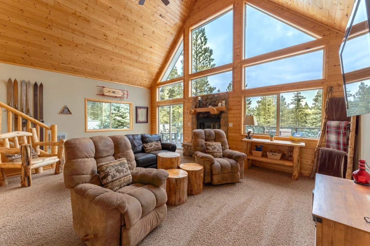 Pet Friendly Rustic Charm Close to National Parks property photo 3