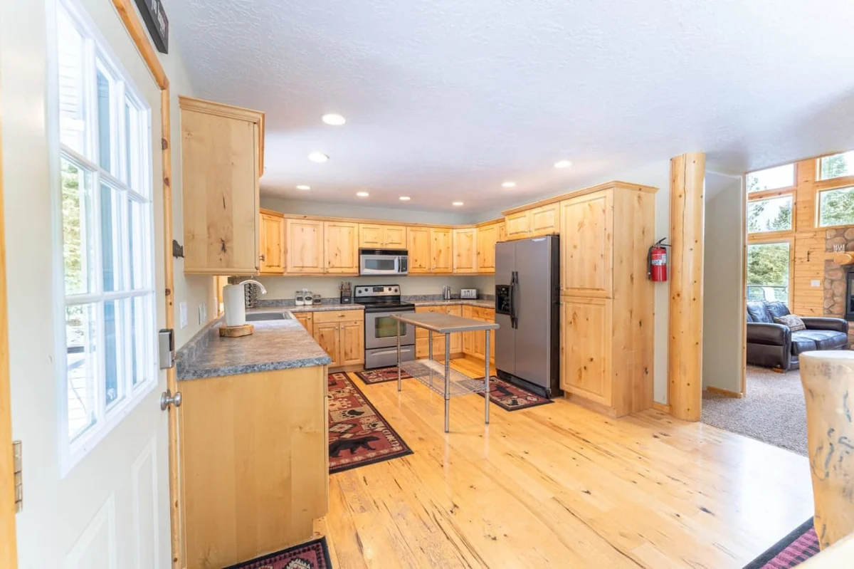 Pet Friendly Rustic Charm Close to National Parks property photo 5