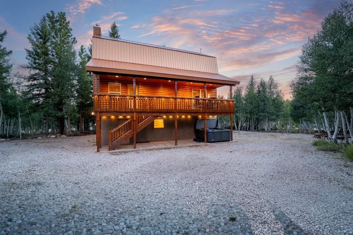 The Bear Tracks Lodge — Lodge for 14, Hot Tub + Arcades + Pool Table + Fire Pit property photo 1