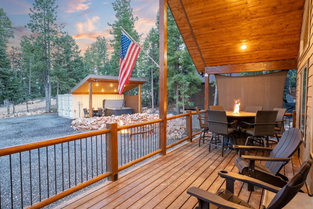 The Deer Tracks Lodge — Dog-Friendly Cabin with Hot Tub, Arcade Game Room & Generator property photo 3