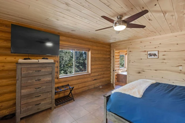 Bedroom 1 image 1