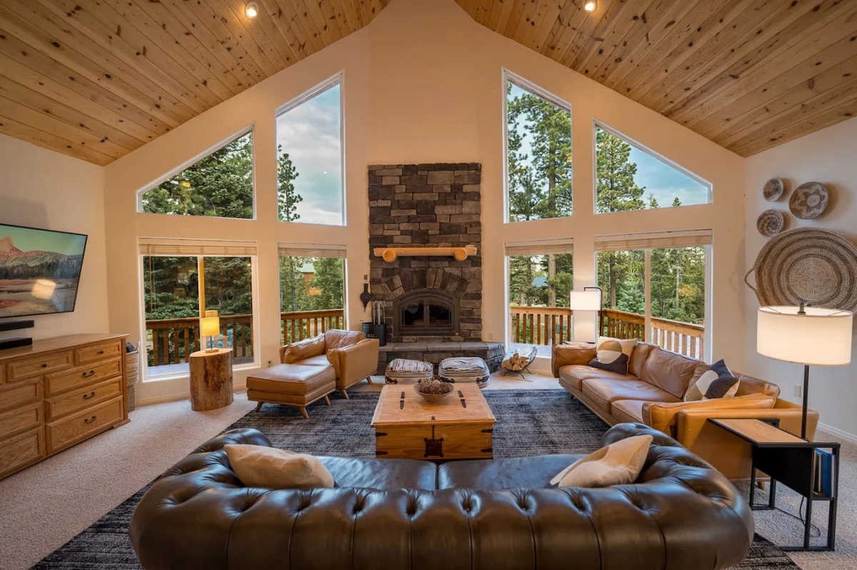 The Pinehill Lodge, 2 King Beds + Hot Tub property photo 2