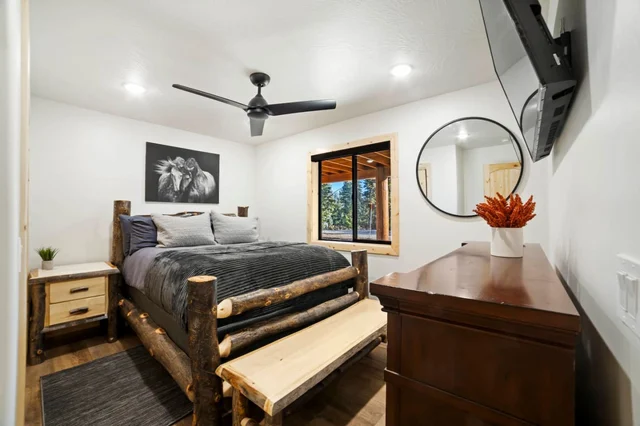 Bedroom 3 image 1