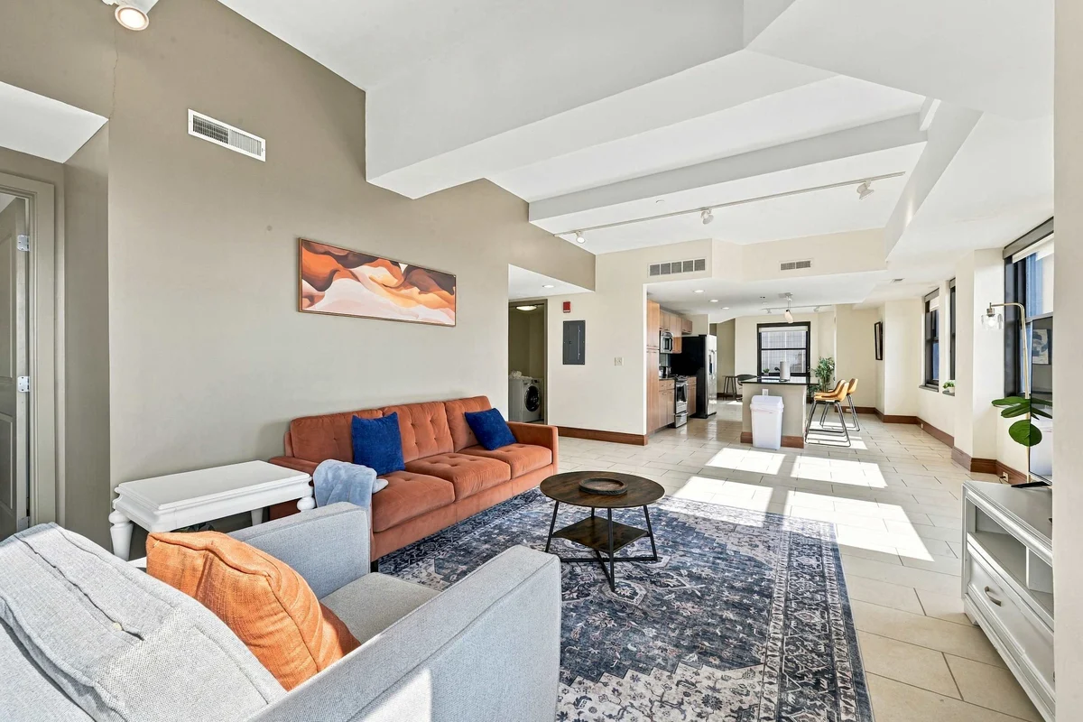 Stylish High-Rise Loft in Downtown Detroit, City Views property photo 3