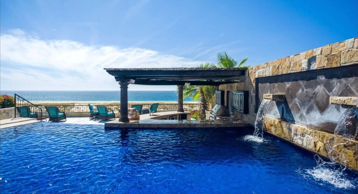 dream beachfront getaway in Novaispania property photo 3