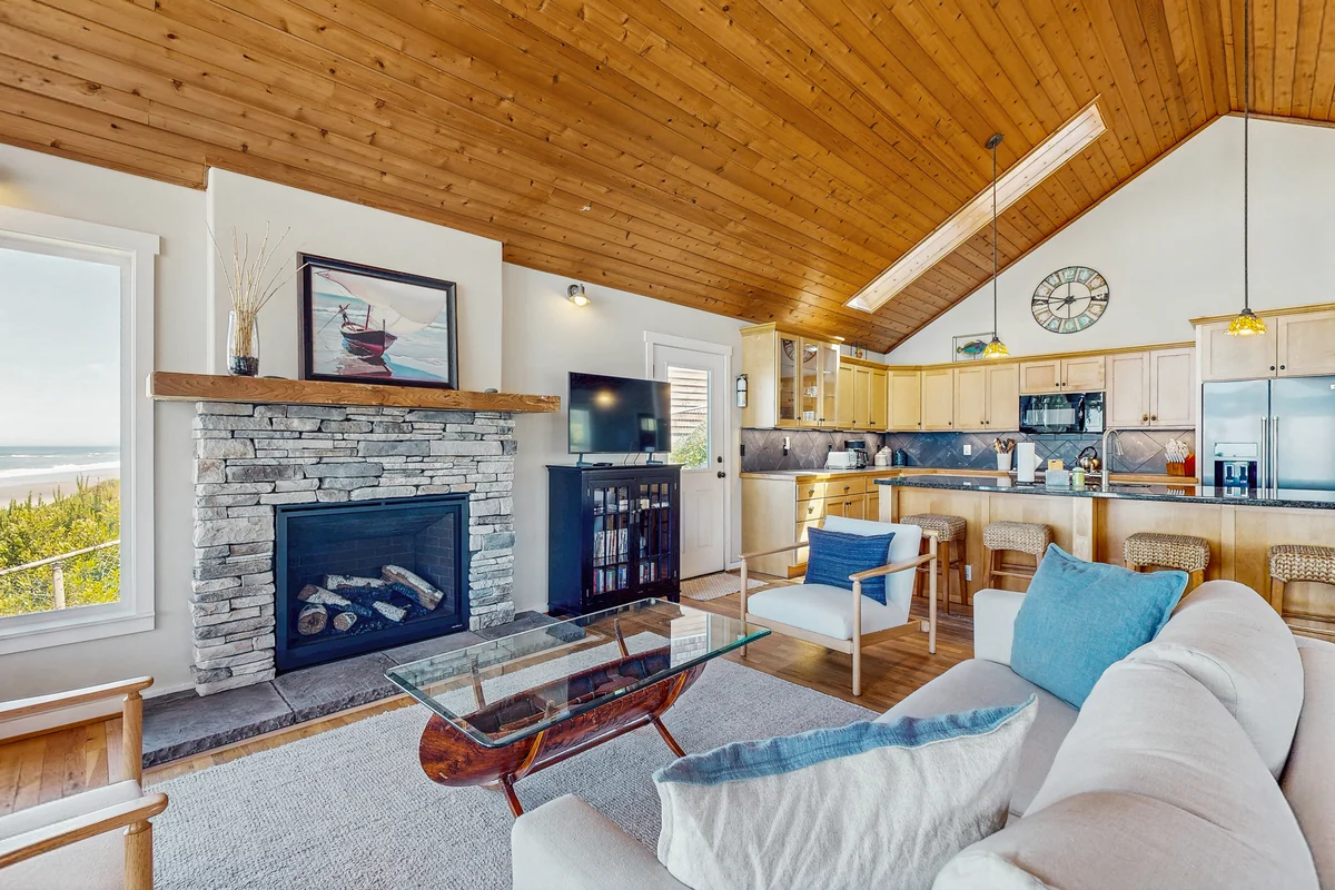 Bella Beach home with ocean view gas fireplace beach access and private hot tub property photo 4