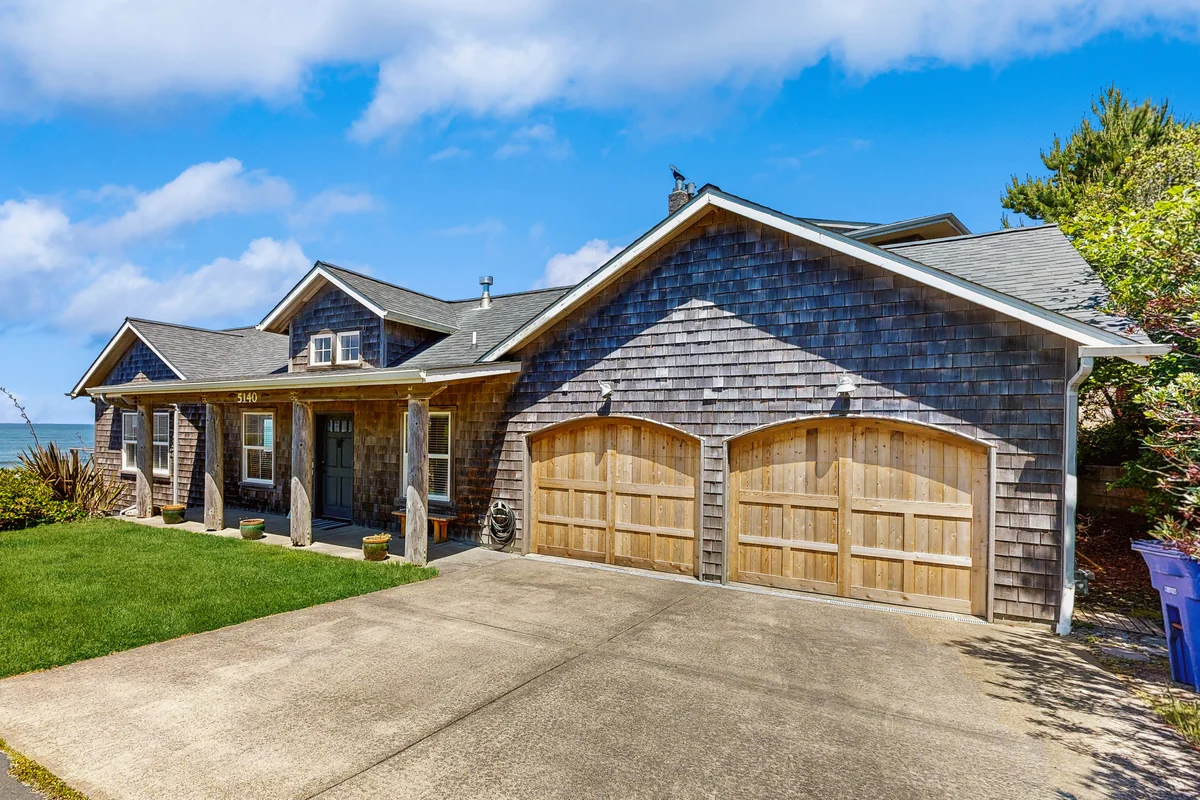 Bella Beach home with ocean view gas fireplace beach access and private hot tub property photo 3