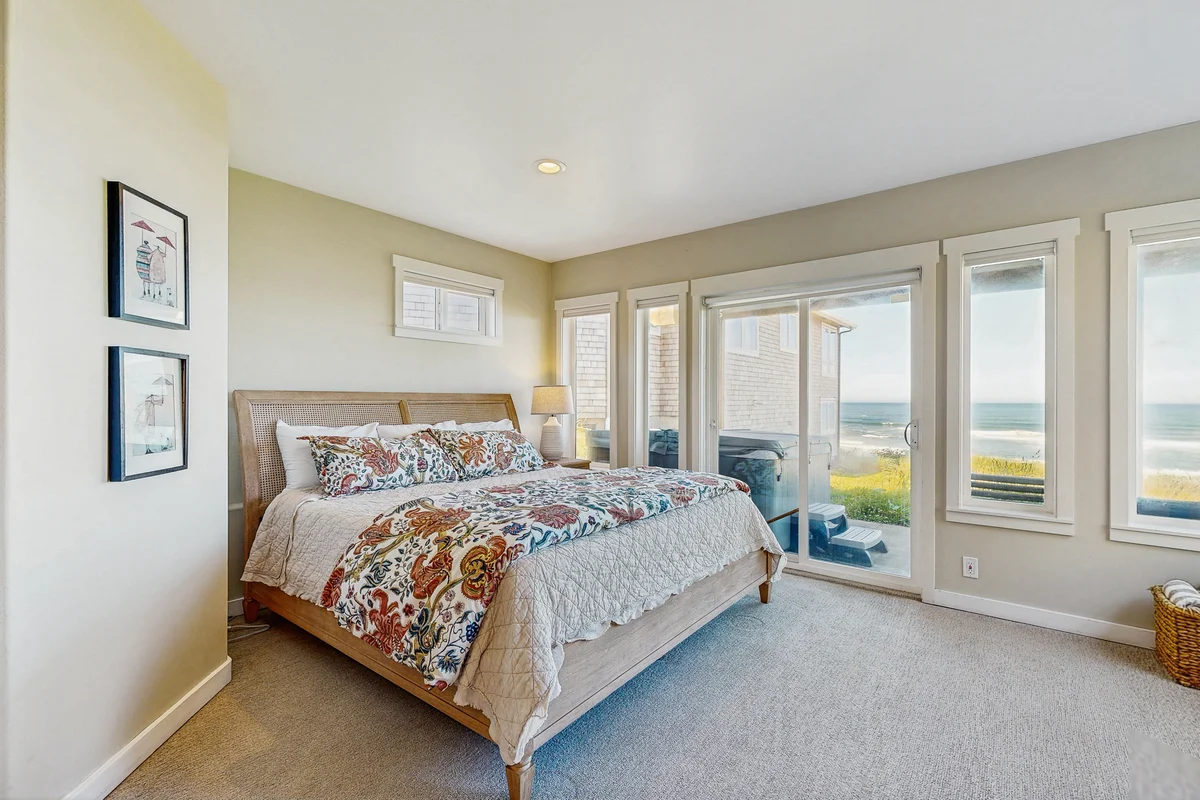 Bella Beach home with ocean view gas fireplace beach access and private hot tub property photo 5