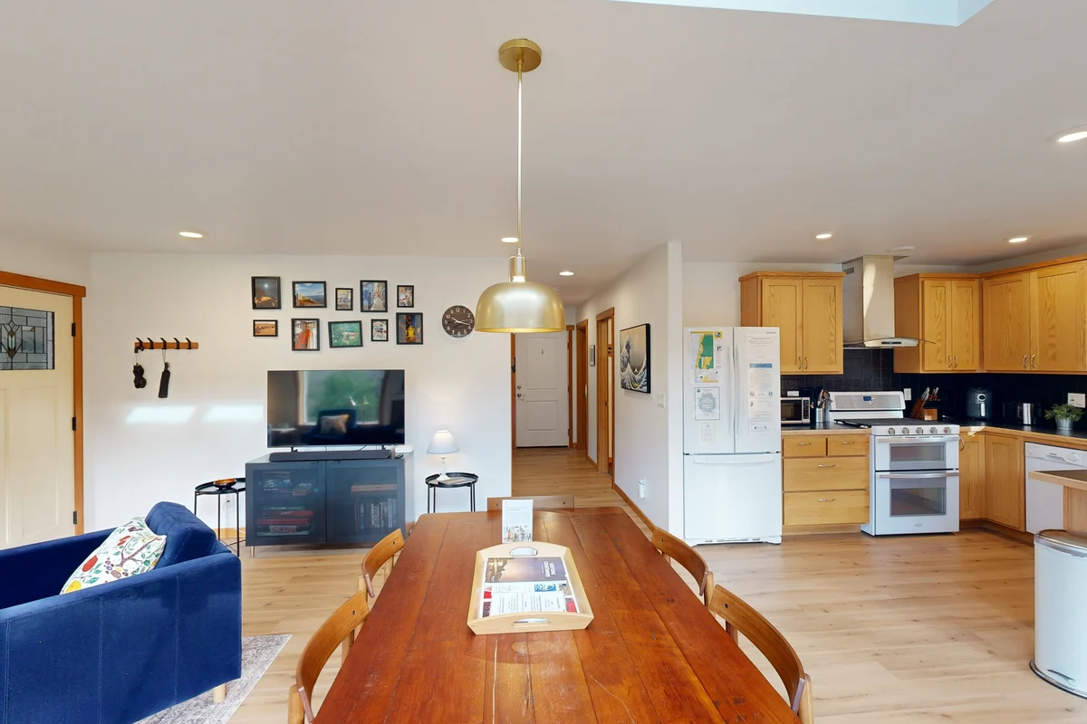 Dog friendly home close to the beach with patio BBQ and WiFi property photo 5
