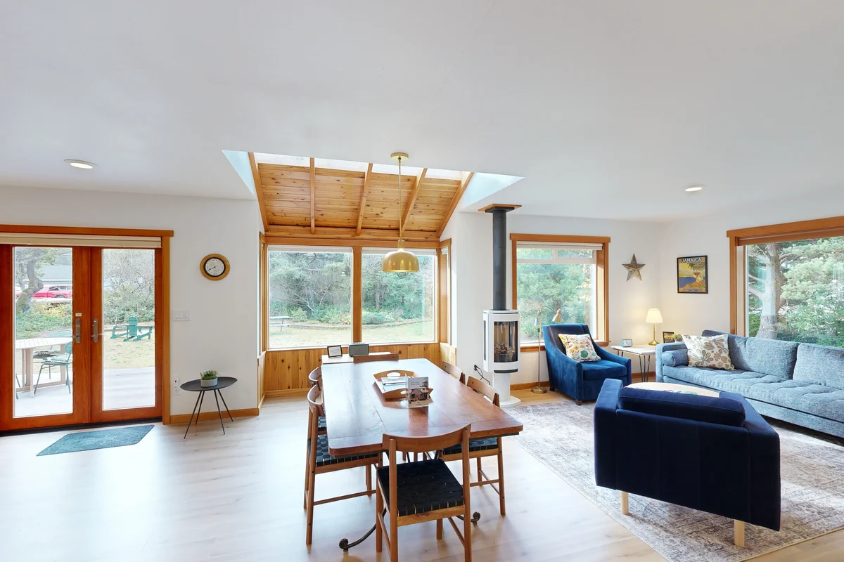 Dog friendly home close to the beach with patio BBQ and WiFi property photo 4