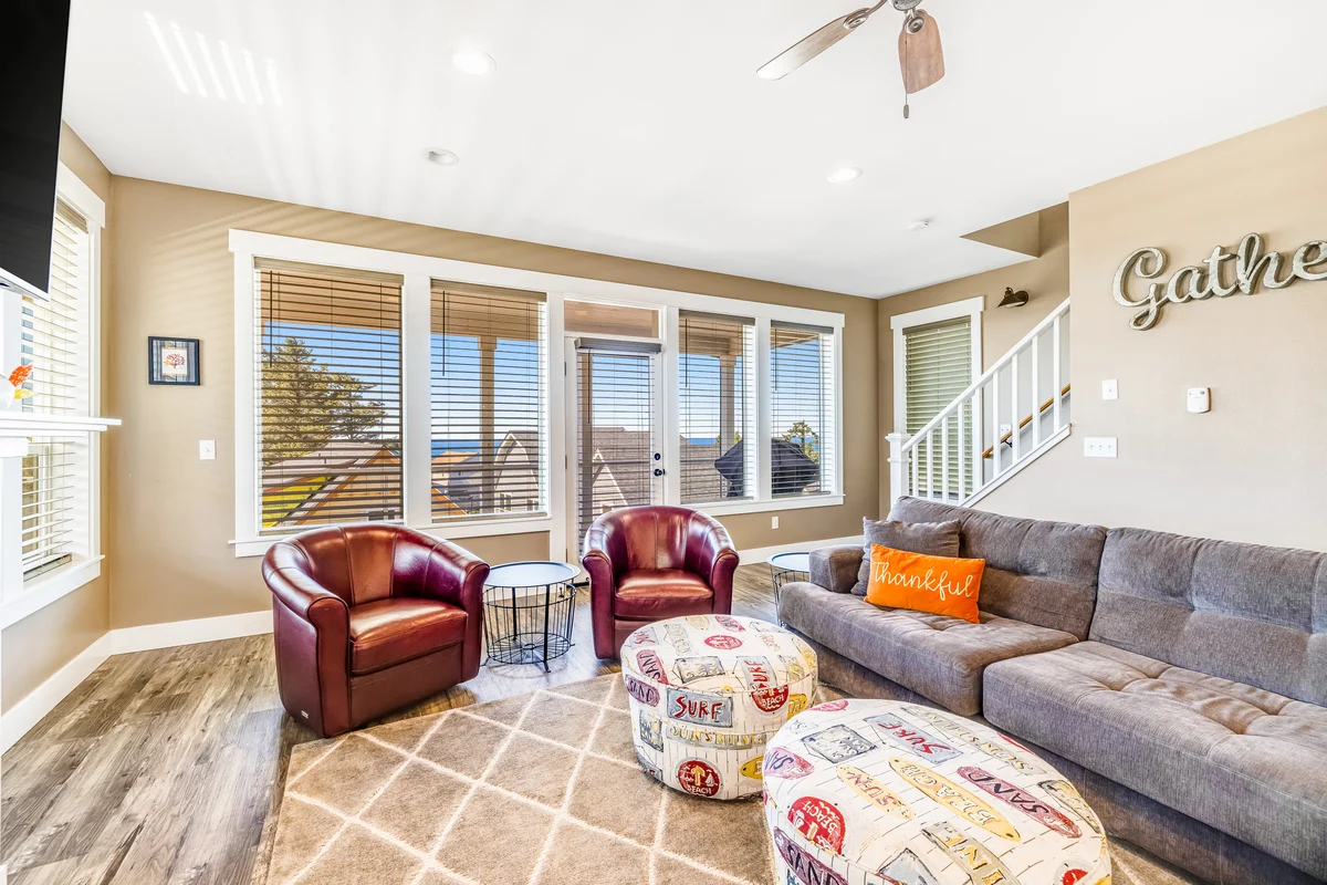 Coastal Oasis Near the Beach and Town with Private Hot Tub Fast WiFi and Ocean Views property photo 4