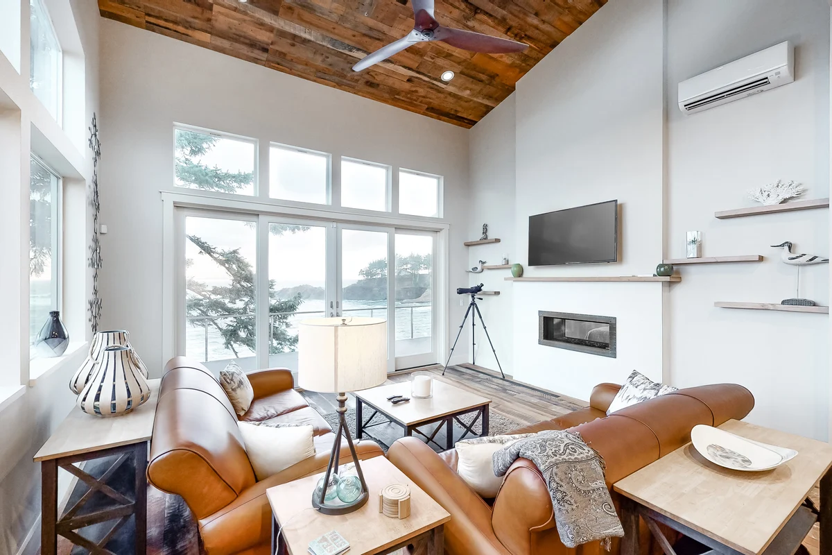 Stunning oceanfront retreat with gourmet kitchen and high speed WiFi dogs welcome property photo 3