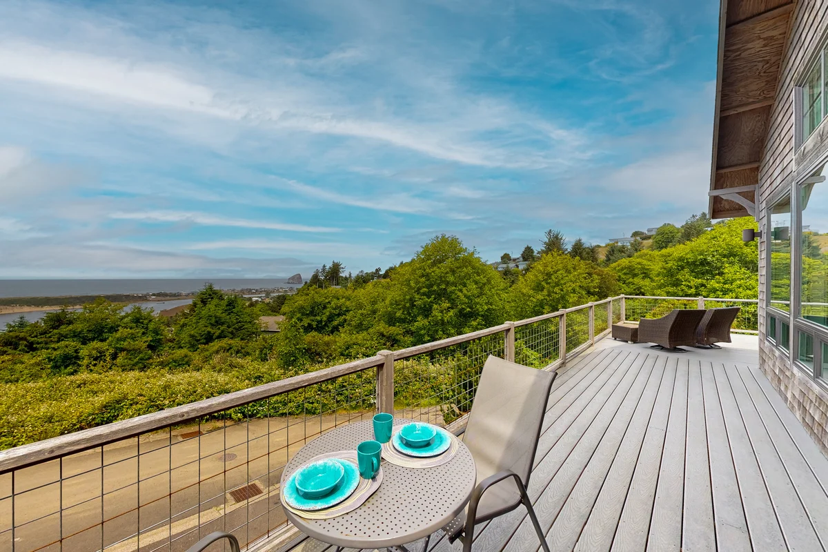 Luxury Coastal Retreat, Wrap Around Deck w/Panoramic Ocean Views property photo 5